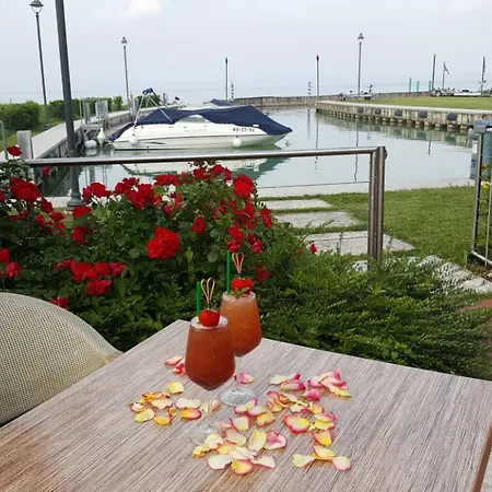 Yachting Mistral 3* Sirmione