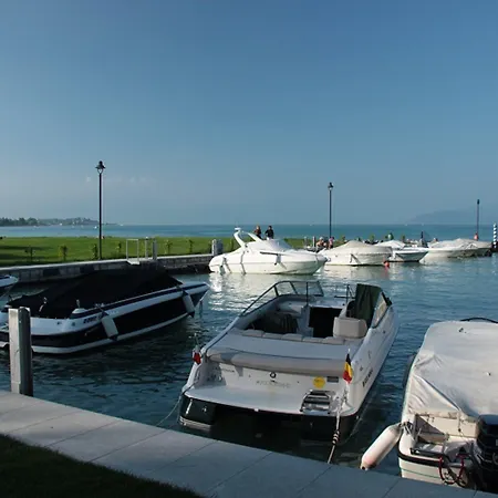 Yachting Mistral