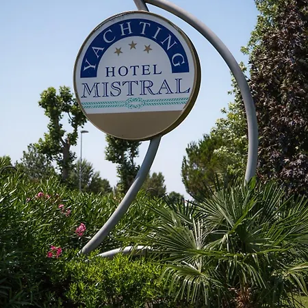 Yachting Mistral Hotel Sirmione