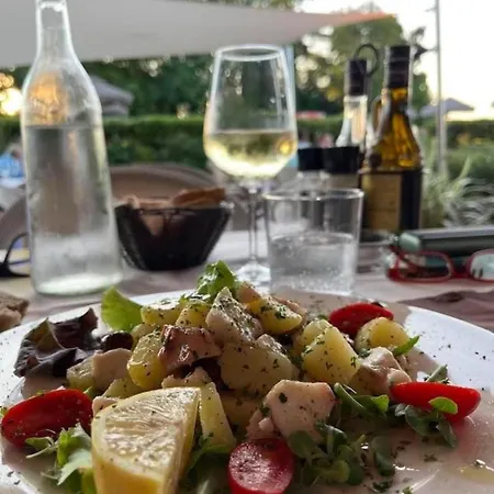 Yachting Mistral Ξενοδοχείο