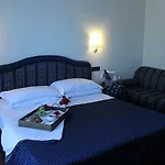 Yachting Mistral 3*