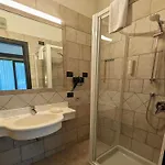 Hotell Yachting Mistral Sirmione
