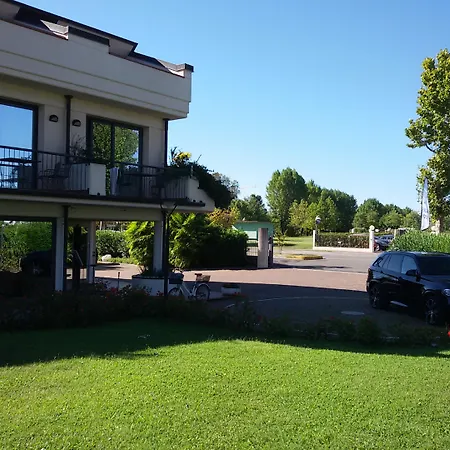 Yachting Mistral Sirmione