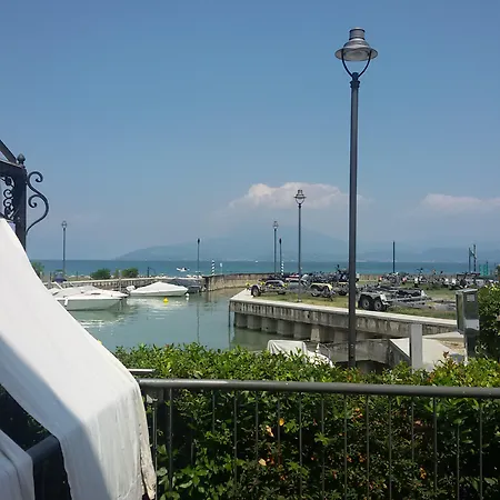 Yachting Mistral Sirmione