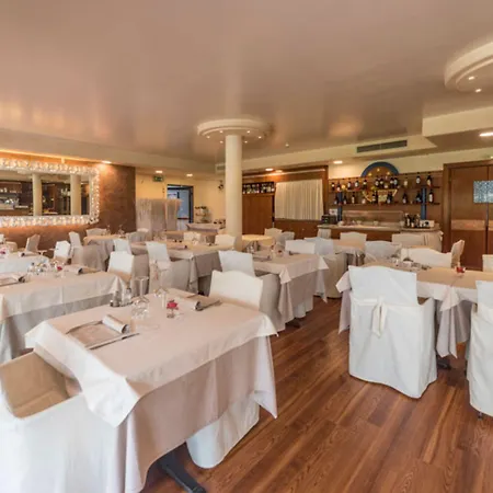 Yachting Mistral 3* Sirmione