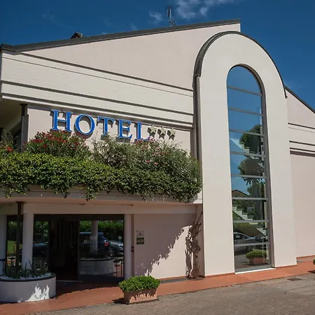 Yachting Mistral Hotel Sirmione