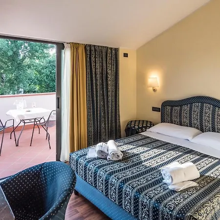 Yachting Mistral Hotel 3*
