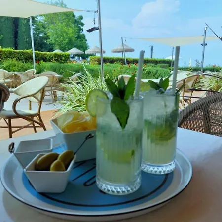 Hotel Yachting Mistral 3*