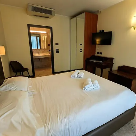 Hotell Yachting Mistral Sirmione