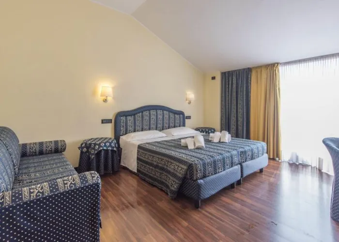 Yachting Mistral Hotell Sirmione