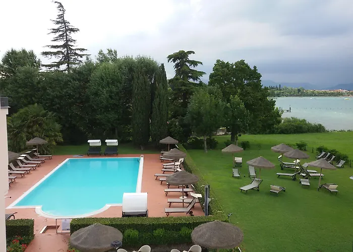 Yachting Mistral 3* Sirmione