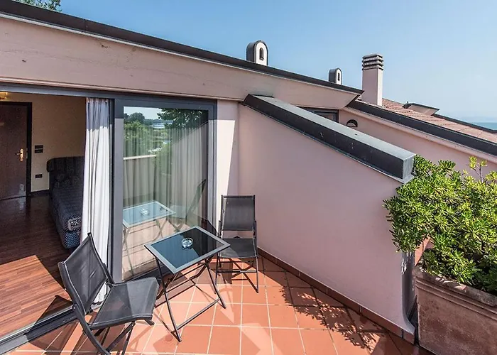 Yachting Mistral Hotell 3*