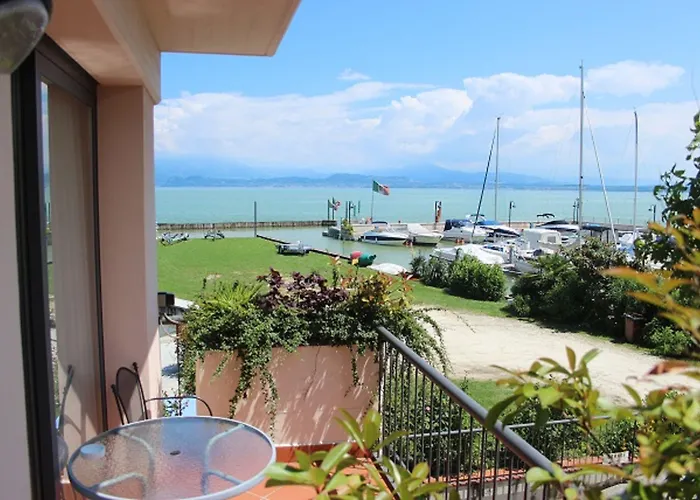 Yachting Mistral Sirmione