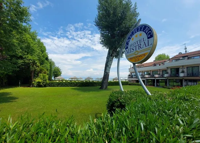 Hotell Yachting Mistral 3*