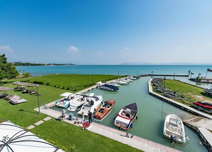 Yachting Mistral Hotell